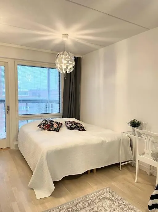 City Island Studio Apartment, 4 Beds, Street Parking, 3Km To Helsinki City Center, Bus Stop 200M 0*,