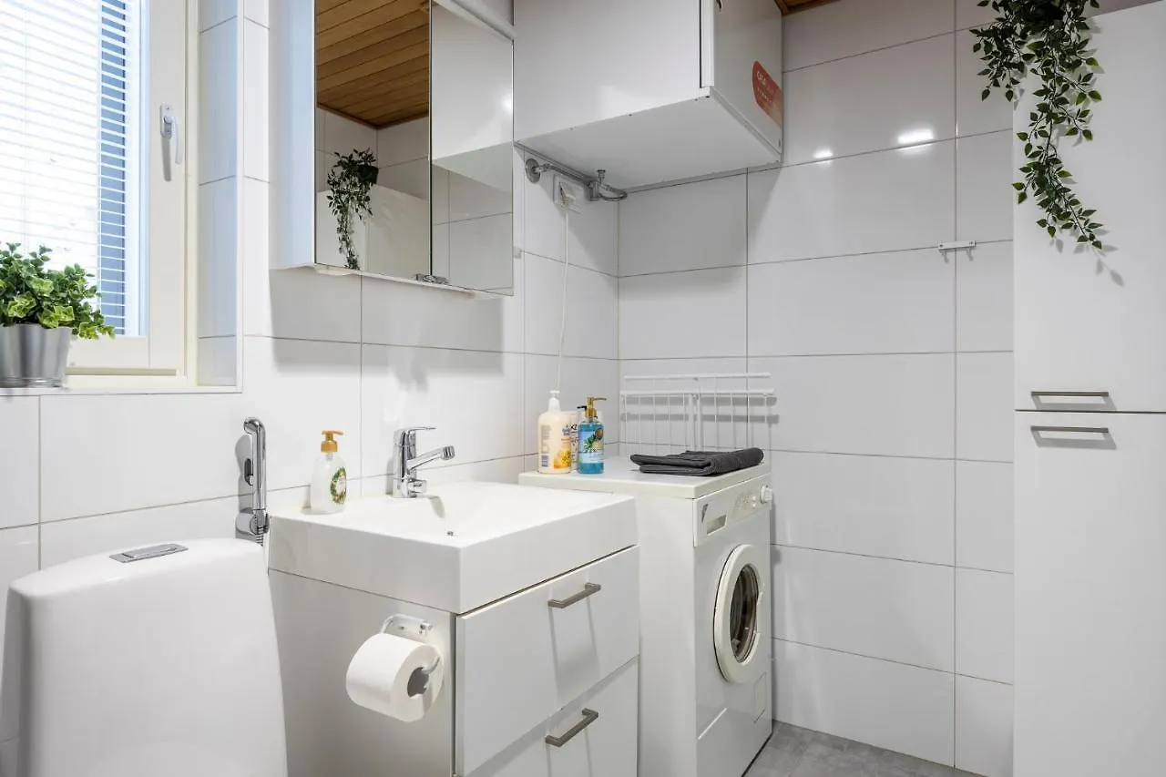 City Island Studio Apartment, 4 Beds, Street Parking, 3Km To Helsinki City Center, Bus Stop 200M Finland