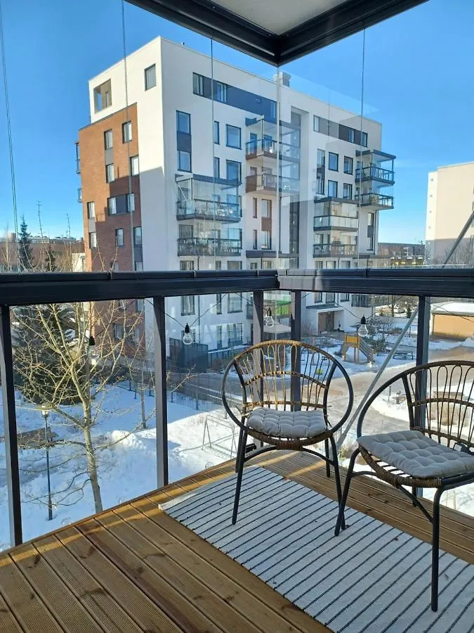 City Island Studio Apartment, 4 Beds, Street Parking, 3Km To Helsinki City Center, Bus Stop 200M 0*,  Finland